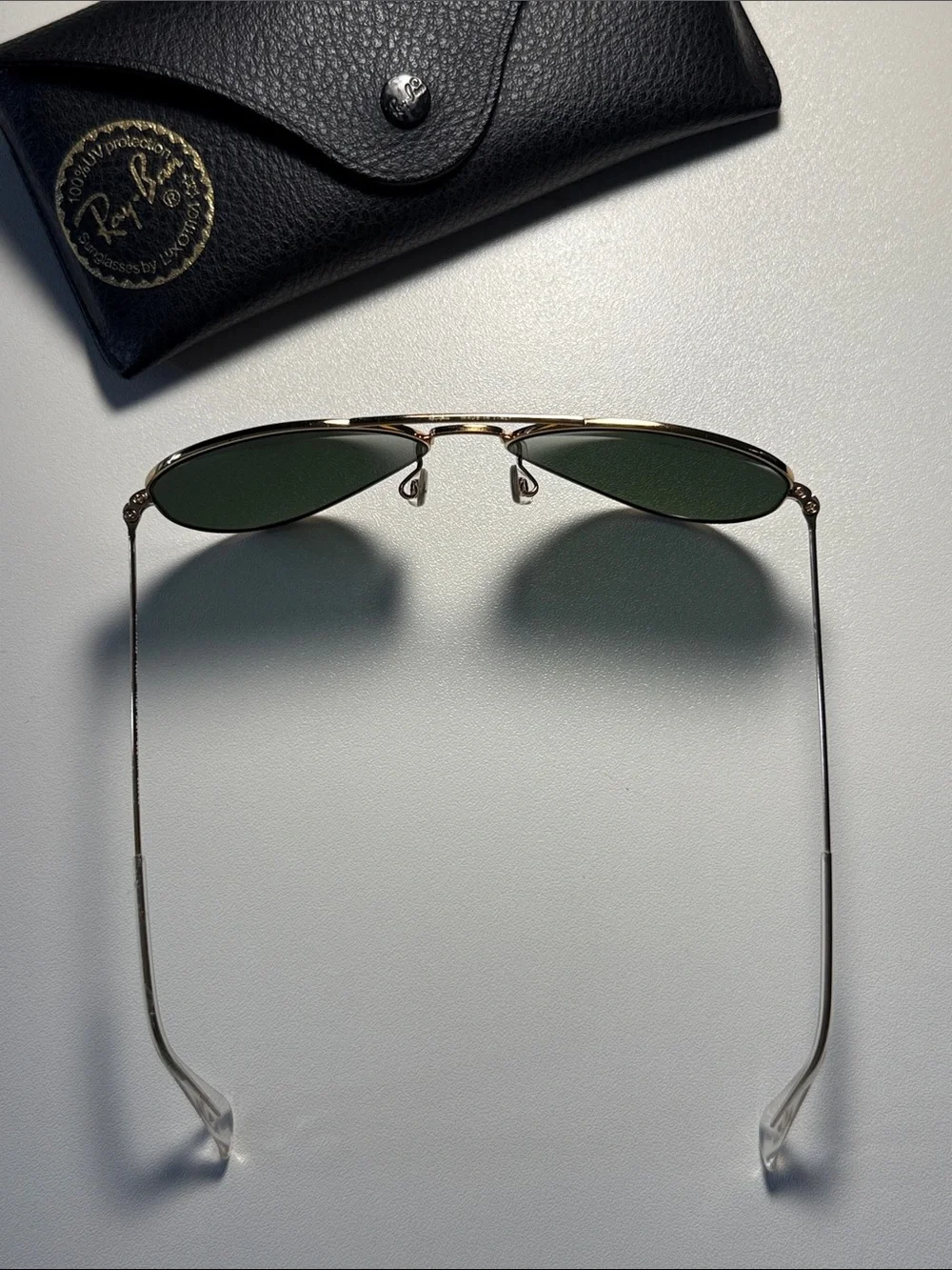 Ray-Ban Aviator Classic Sunglasses (Arista Gold Frame/G-15 Green Lenses)